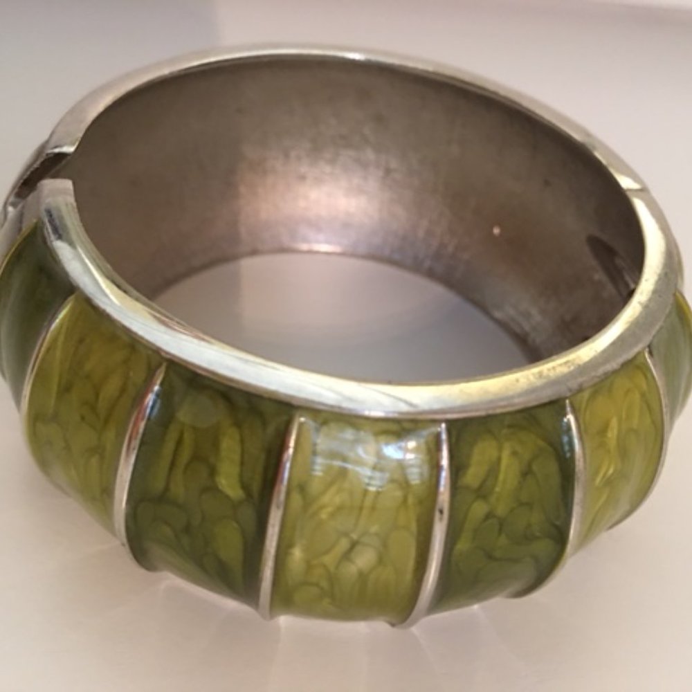 Enamel Green/Silvertone Bracelet - Picture 3 of 5